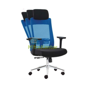Kursi kantor manager Donati Foggia 1 C berwarna biru dengan sandaran mesh dan fitur adjustable