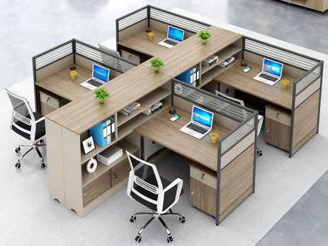 Penggunaan workstation kantor memberikan banyak manfaat bagi perusahaan, di antaranya: Mengoptimalkan penggunaan ruang kantor Meningkatkan kerapihan dan tata letak ruang kerja Mendukung kolaborasi dan komunikasi tim Memberikan privasi kerja melalui partisi workstation Membantu manajemen kabel dan perangkat kerja Meningkatkan kenyamanan dan produktivitas karyawan